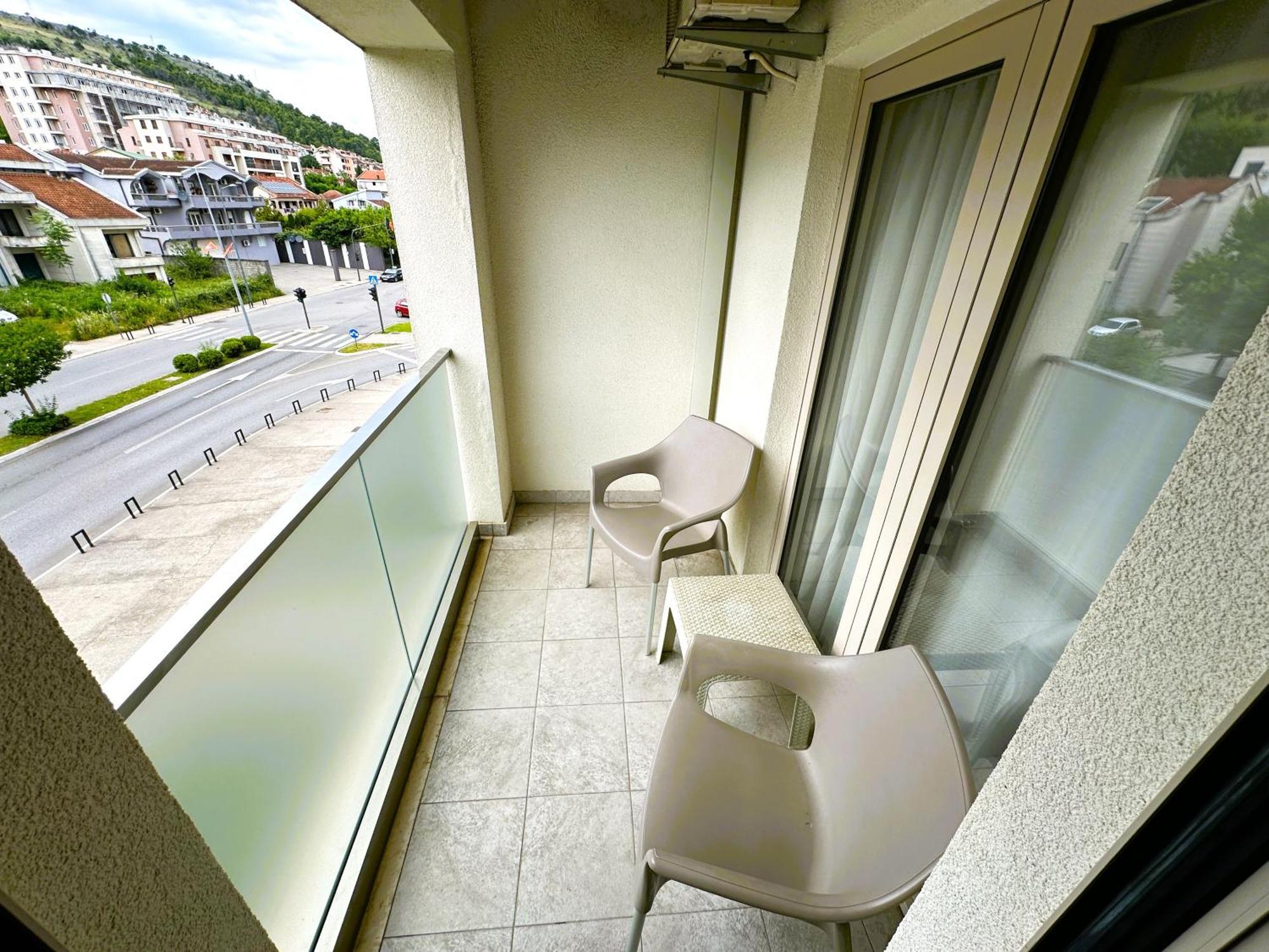 Stan Na Dan Podgorica Apartment Exterior photo
